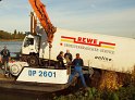 LKW faehrt in den Rhein Langel Hitdorf Faehre P218